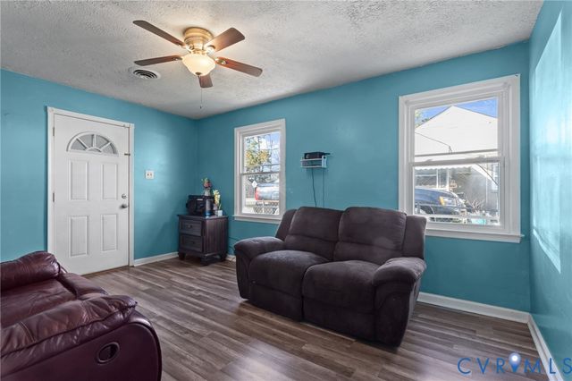 20117 Laurel Rd, South Chesterfield, VA 23803