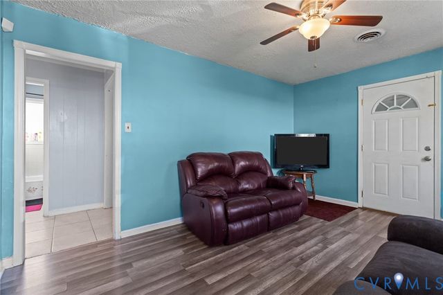 20117 Laurel Rd, South Chesterfield, VA 23803