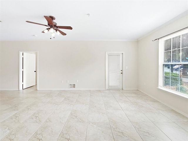 10205 COURTNEY PALMS BOULEVARD 101, Tampa, FL 33619