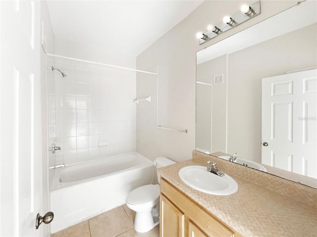 10205 COURTNEY PALMS BOULEVARD 101, Tampa, FL 33619