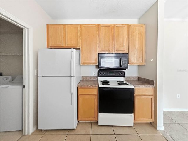 10205 COURTNEY PALMS BOULEVARD 101, Tampa, FL 33619