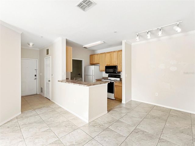 10205 COURTNEY PALMS BOULEVARD 101, Tampa, FL 33619