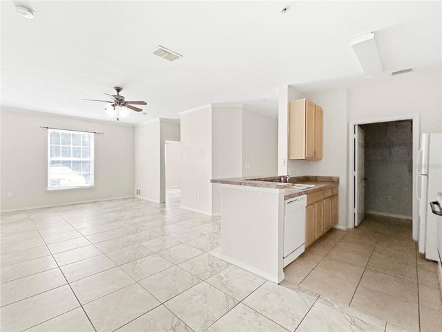 10205 COURTNEY PALMS BOULEVARD 101, Tampa, FL 33619