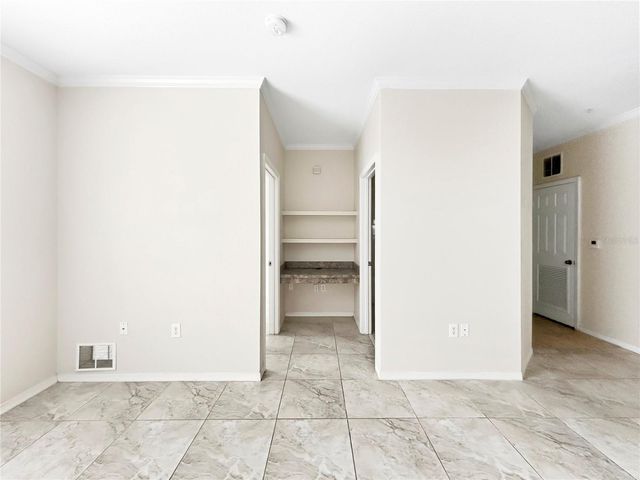 10205 COURTNEY PALMS BOULEVARD 101, Tampa, FL 33619