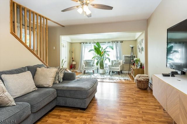 51 Ringwood Ave, Pompton Lakes Boro, NJ 07442