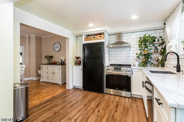 51 Ringwood Ave, Pompton Lakes Boro, NJ 07442