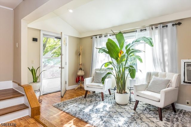 51 Ringwood Ave, Pompton Lakes Boro, NJ 07442
