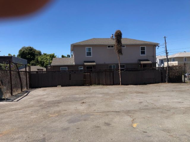 5325 San Pablo Avenue, Oakland, CA 94608