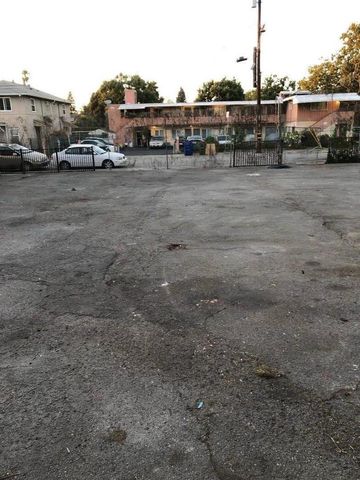 5325 San Pablo Avenue, Oakland, CA 94608