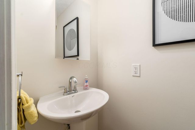 70 Tabilore Loop, Delaware, OH 43015