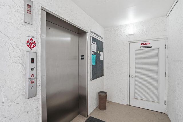 1624 STICKNEY POINT ROAD 1624-208, Sarasota, FL 34231