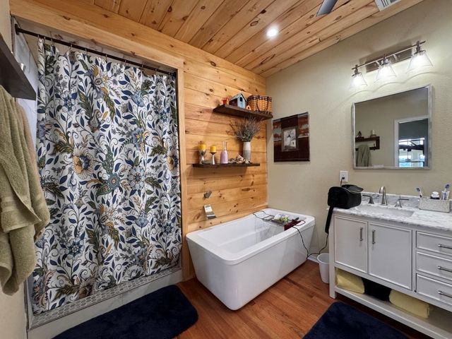 2 Goti Drive, Cherokee Village, AR 72529