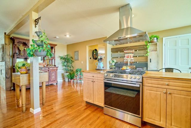 2 Goti Drive, Cherokee Village, AR 72529