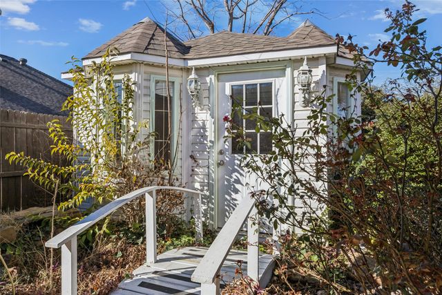 709 Bridget Way, Hurst, TX 76054