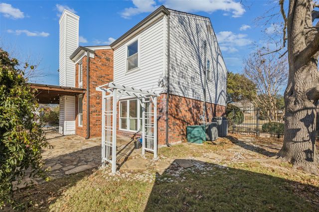 709 Bridget Way, Hurst, TX 76054