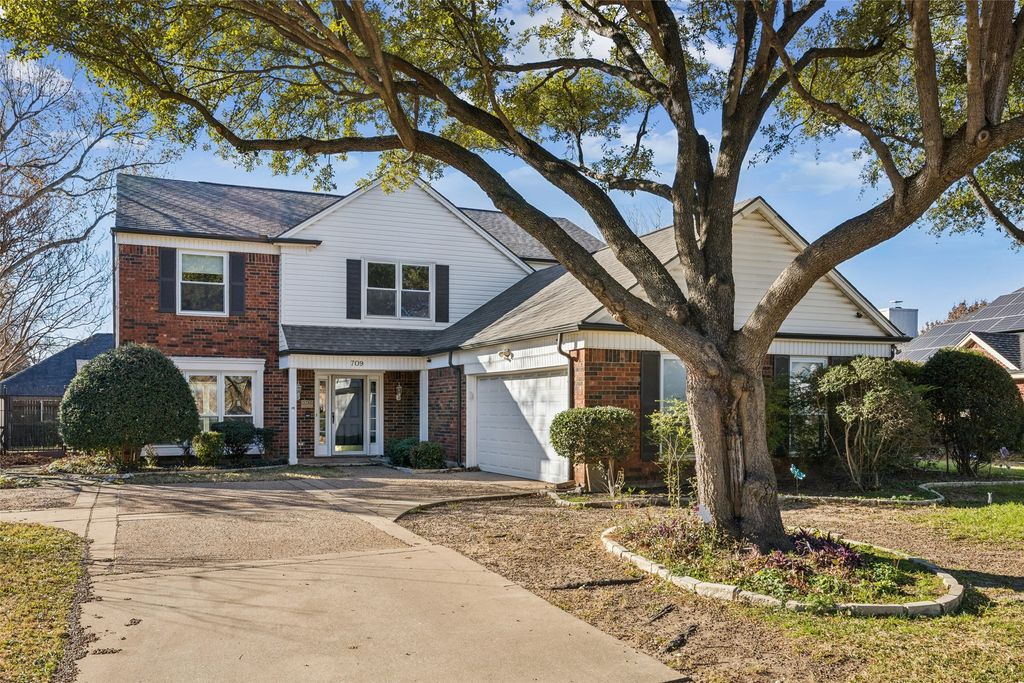 709 Bridget Way, Hurst, TX 76054