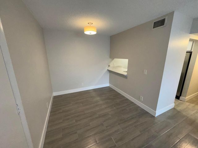 1798 Abbey Road Unit 205, West Palm Beach, FL 33415