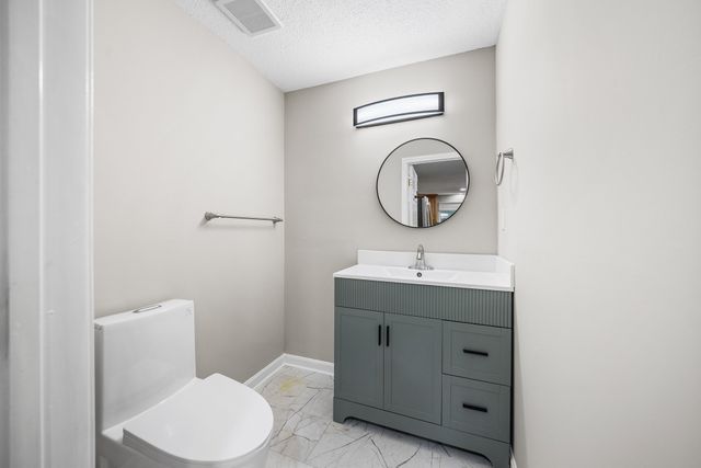 72 E Bluff Rd 72, Ashland, MA 01721