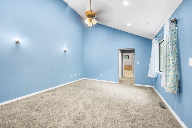 72 E Bluff Rd 72, Ashland, MA 01721