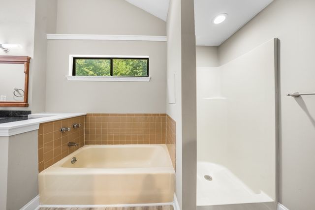 72 E Bluff Rd 72, Ashland, MA 01721
