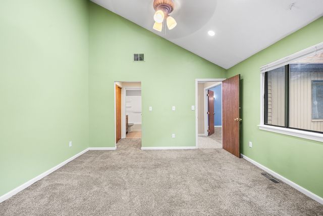72 E Bluff Rd 72, Ashland, MA 01721