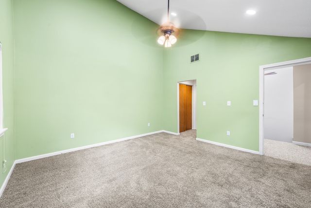 72 E Bluff Rd 72, Ashland, MA 01721