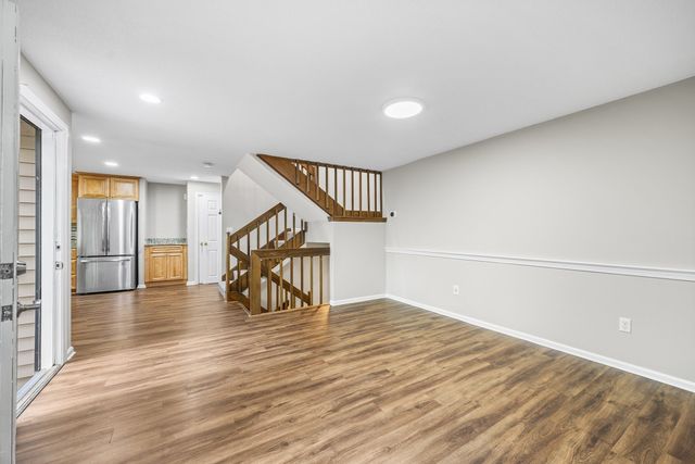 72 E Bluff Rd 72, Ashland, MA 01721