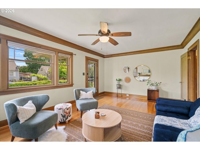 2621 Se 81ST Ave, Portland, OR 97206