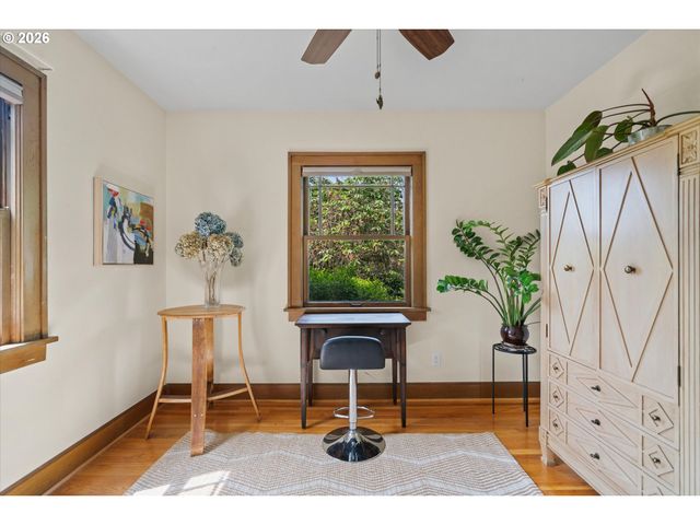 2621 Se 81ST Ave, Portland, OR 97206