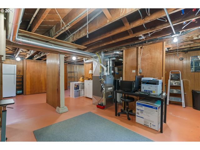 2621 Se 81ST Ave, Portland, OR 97206