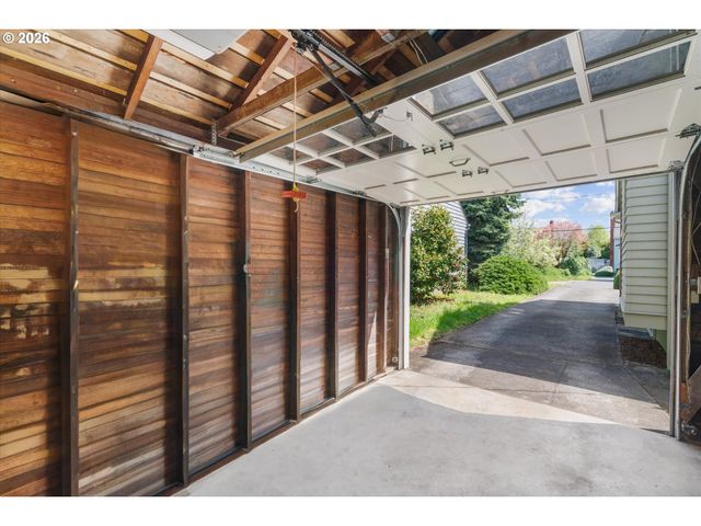 2621 Se 81ST Ave, Portland, OR 97206