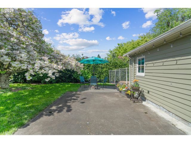 2621 Se 81ST Ave, Portland, OR 97206