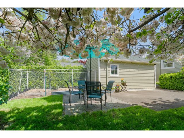 2621 Se 81ST Ave, Portland, OR 97206