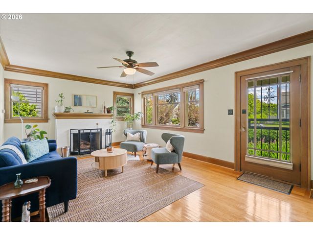 2621 Se 81ST Ave, Portland, OR 97206