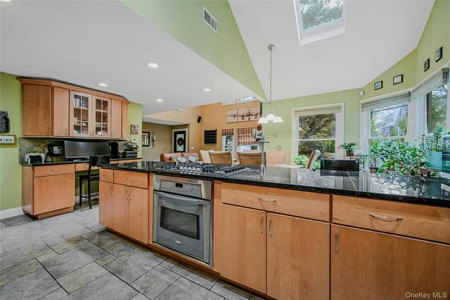 8 Margaret Avenue, Nesconset, NY 11767