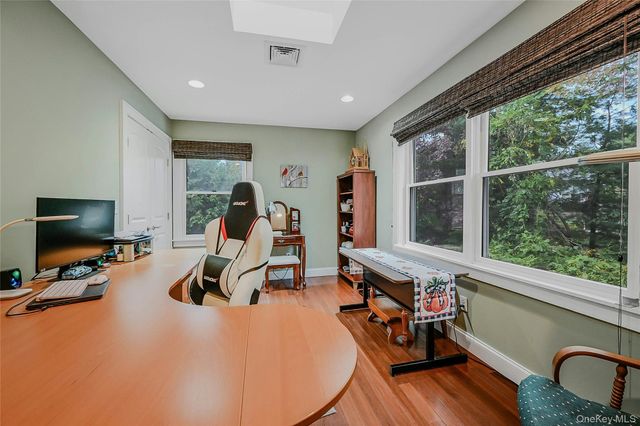 8 Margaret Avenue, Nesconset, NY 11767