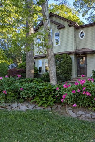 8 Margaret Avenue, Nesconset, NY 11767