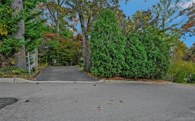 8 Margaret Avenue, Nesconset, NY 11767