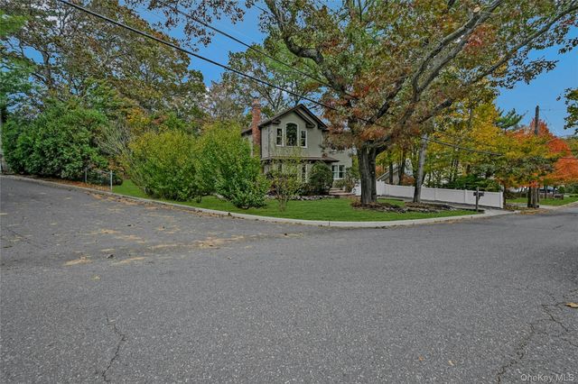 8 Margaret Avenue, Nesconset, NY 11767