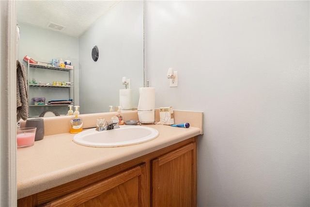 66 Inverness Trace, Riverdale, GA 30274