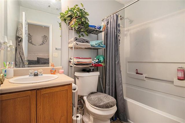 66 Inverness Trace, Riverdale, GA 30274