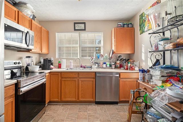 66 Inverness Trace, Riverdale, GA 30274