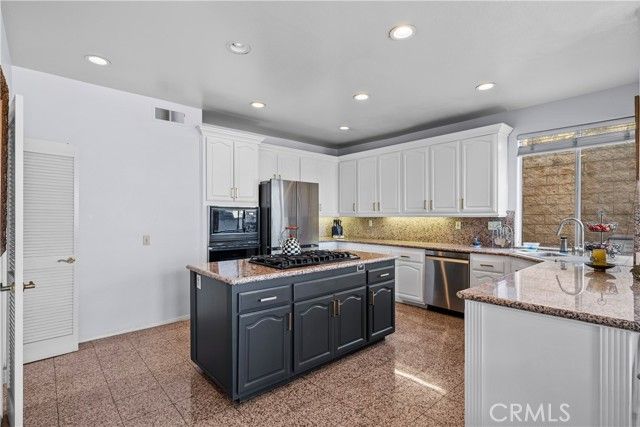 1934 Erin Way, Glendale, CA 91206