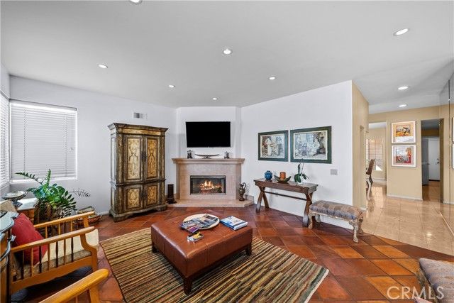 1934 Erin Way, Glendale, CA 91206