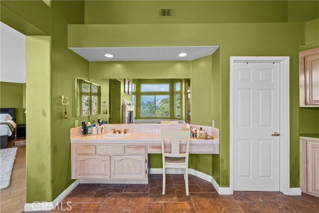 1934 Erin Way, Glendale, CA 91206