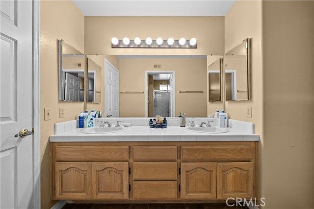 1934 Erin Way, Glendale, CA 91206