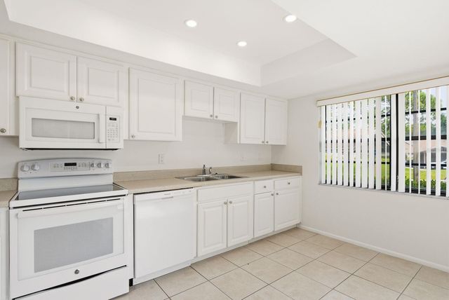 20 EVELYN COURT, Oldsmar, FL 34677