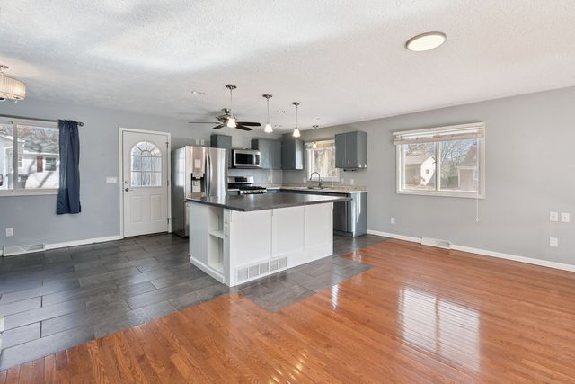 5019 34TH Street, Moline, IL 61265