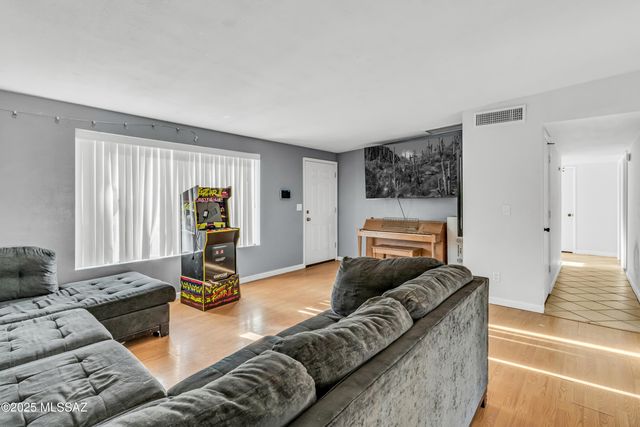 3520 W Northstar Drive, Tucson, AZ 85741