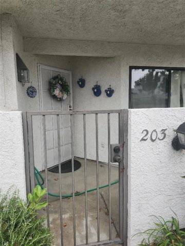 203 Park Shadow, Baldwin Park, CA 91706
